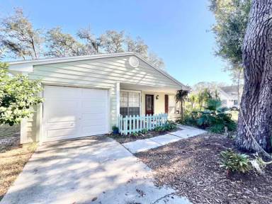 Main picture of 3867 Lake Shore Dr