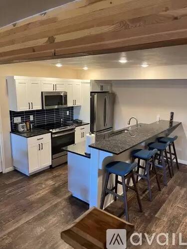 Main picture of 966 N Harmony Dr