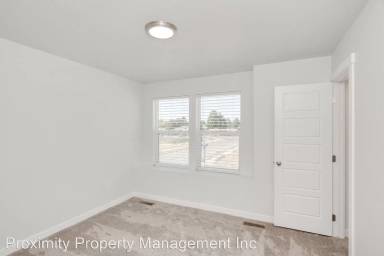 Main picture of 1653 S Sunseeker Ln
