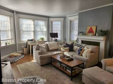 Main picture of 1768 Beacon St