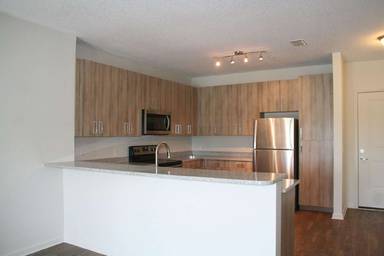 Main picture of 480 N Orlando Ave