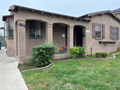 Main picture of 1120 W 85th St