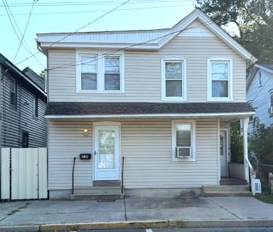 Main picture of 61 West Ave