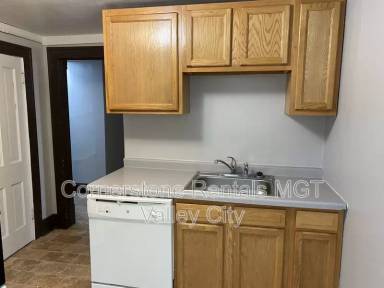 Main picture of 205 3rd Ave SE