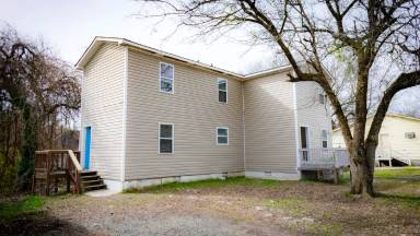 Main picture of 8 Fisher Pl