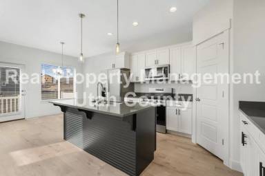 Main picture of 971 N Ledger Dr