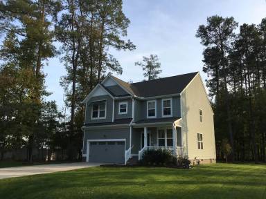 Main picture of 201 Maple Rd