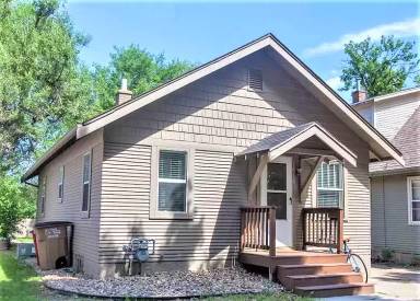 Main picture of 1916 S Prairie Ave