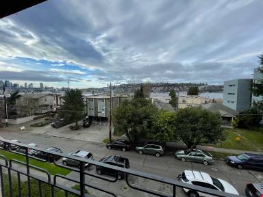 Main picture of 2026 Yale Ave E