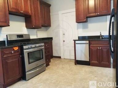 Main picture of 123 Elm St