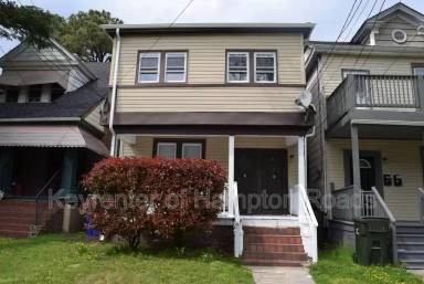 Main picture of 744 E 28th St