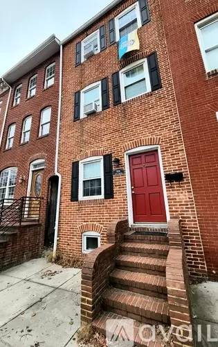 Main picture of 906 S Hanover St
