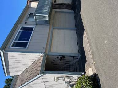 Main picture of 61 Knolls Ln