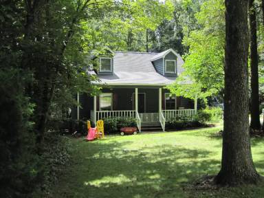 Main picture of 123 Bonaparte Dr