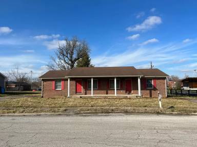 Main picture of 141 Township Sq