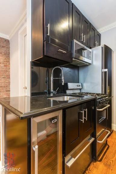 Main picture of 120 E 102nd St