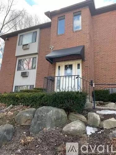 Main picture of 211 Highland Ave