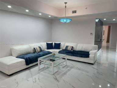 Main picture of 17875 Collins Ave