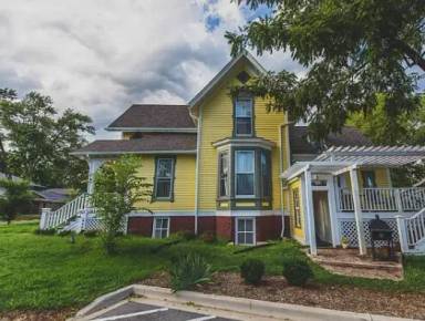 Main picture of 104 North Central Avenue