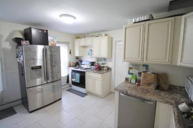 Main picture of 469 W Fountain St