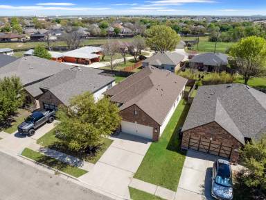 Main picture of 1214 Lonesome Oak Dr