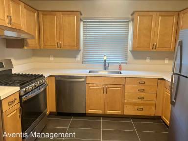 Main picture of 372 Lawton St