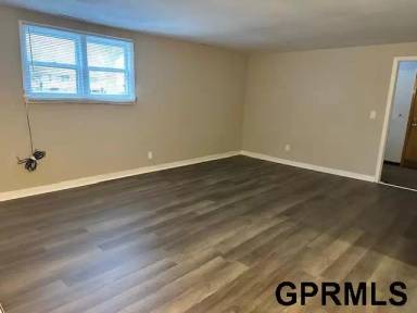 Main picture of 1517 1/2 3rd Ave