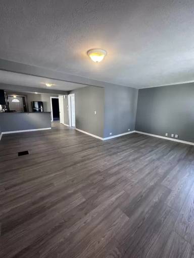 Main picture of 8005 Neville Ave