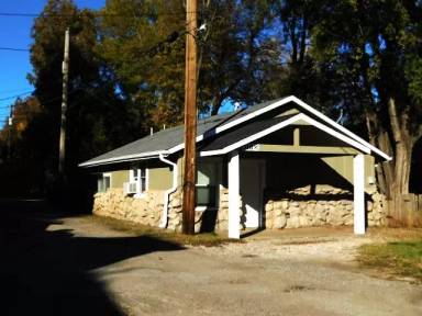 Main picture of 216 1/2 E Maple Ave