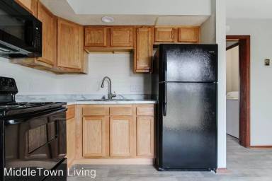 Main picture of 222 W Centennial Ave
