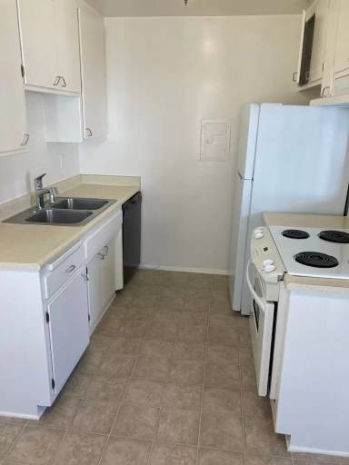 Main picture of 3115 E 5th St