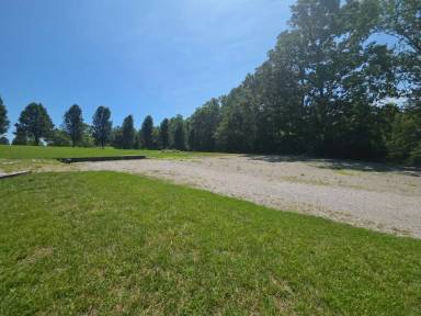 Main picture of 175 Oak Ln
