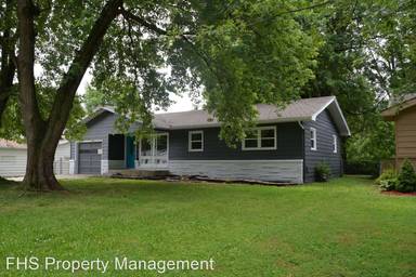 Main picture of 2642 E Belmont St
