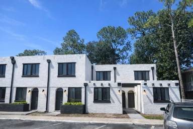 Main picture of Fort University Townhomes