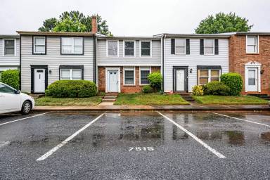 Main picture of 7515 Holly Grove Ct