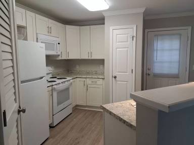 Main picture of 7325 Claudias Way
