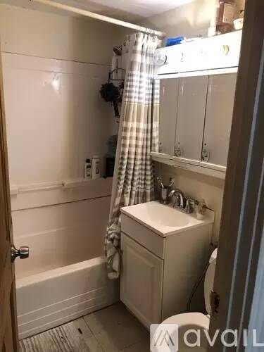 Main picture of 352 Riverway