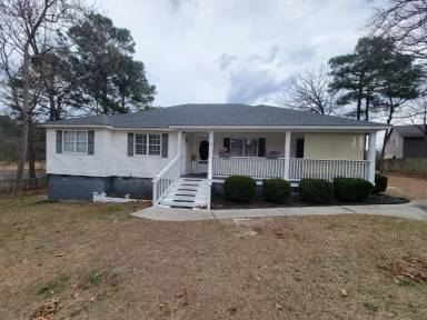 Main picture of 101 Maple Ct