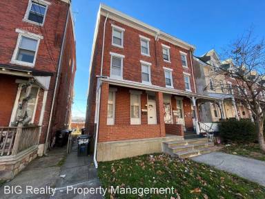 Main picture of 718 W Lafayette St