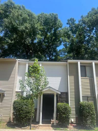 Main picture of 101 Candlebrook Dr