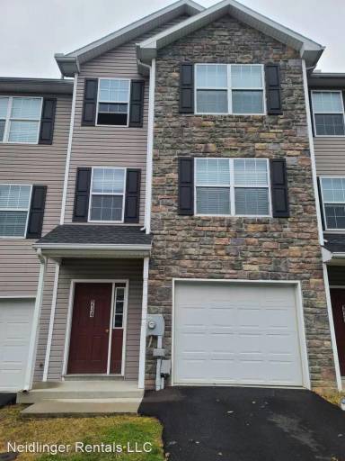 Main picture of 224 Crown Ct