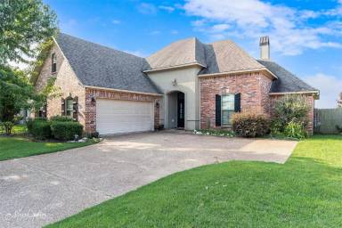 Main picture of 244 Gloucester Dr