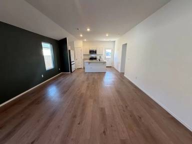 Main picture of 805 NE 101st St