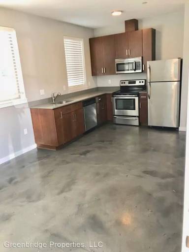 Main picture of 1803 N Lombard St
