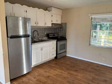 Main picture of 13095 Linden Dr