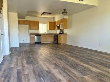 Main picture of 14622 Gilmore St