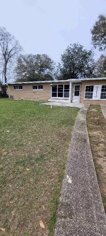 Main picture of 202 Aquamarine Ave