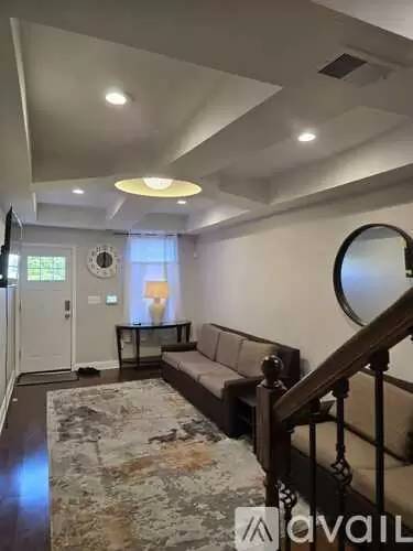 Main picture of 821 N Bradford St