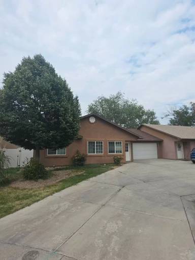 Main picture of 3018 Oakwood Dr