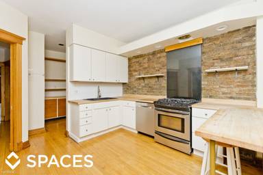 Main picture of 930 W Barry Ave